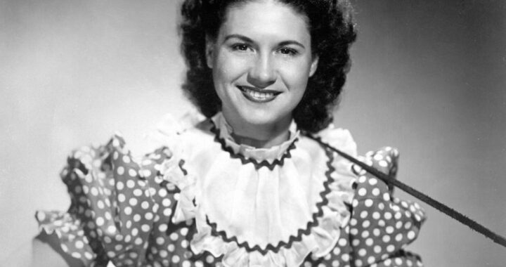 Kitty Wells – It Wasn’t God Who Made Honky Tonk Angels