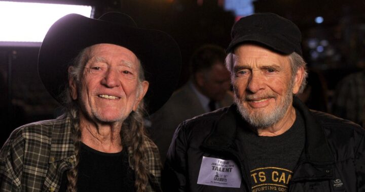 Merle Haggard, Willie Nelson – Pancho and Lefty