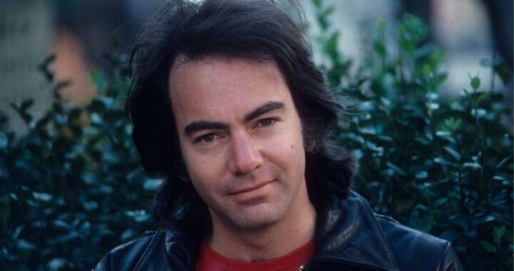 Neil Diamond – Girl You’ll Be A Woman Soon