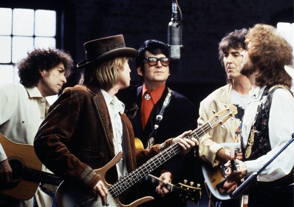 The Traveling Wilburys – Handle With Care