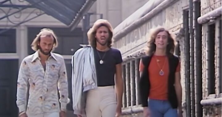 Bee Gees – Stayin’ Alive 1977 (Official Video)