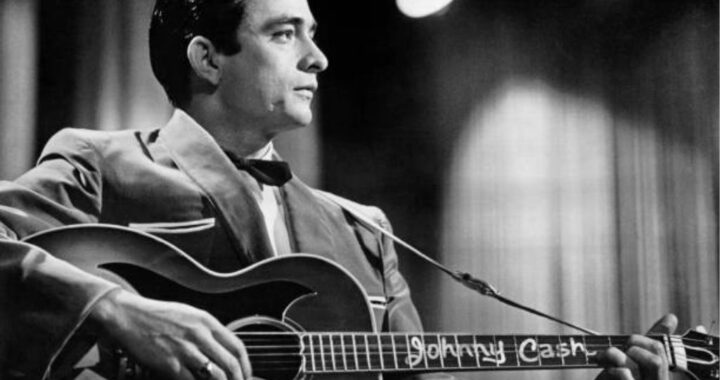 Johnny Cash – Folsom Prison Blues 1956 (Lyrics)