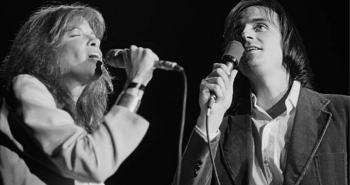 Carly Simon & James Taylor – Devoted to You 1978