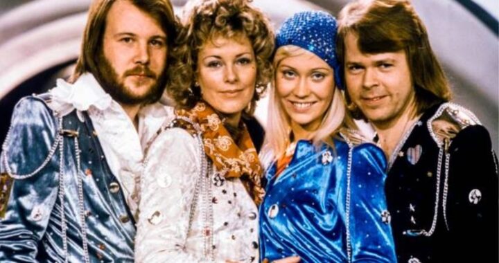 ABBA – Super Trouper 1980 (Official Lyric Video)