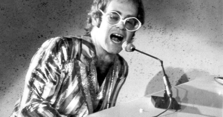 Elton John – Rocket Man 1972