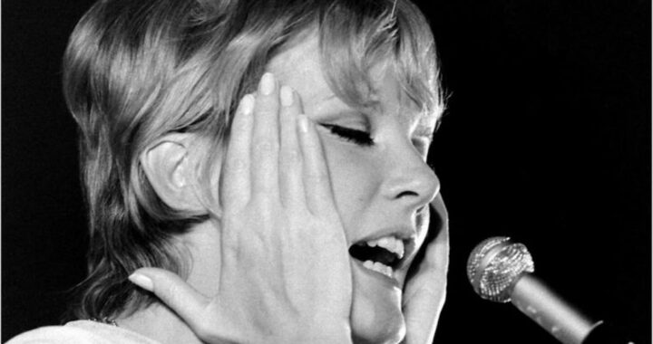 Petula Clark – Who Am I 1966 with Lyrics