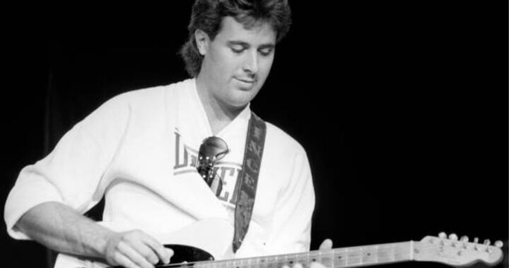 Vince Gill – Don’t Let Our Love Start Slippin’ Away 1993