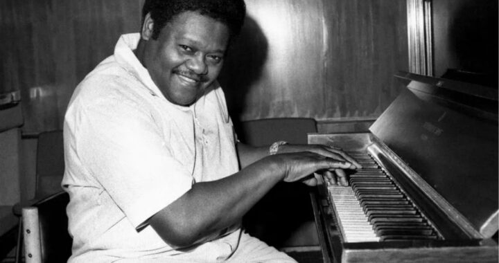 Fats Domino – I’m in Love Again 1956 (Live)