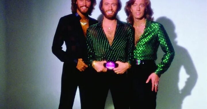 Bee Gees – You Should Be Dancing 1976