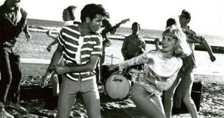 Cliff Richard & The Shadows – On the Beach (1964)