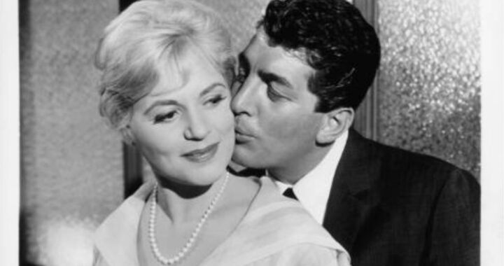 Dean Martin – Ain’t That a Kick in the Head 1960